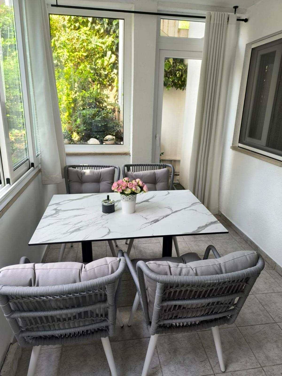Apartman Robertino 1966 Makarska Buitenkant foto